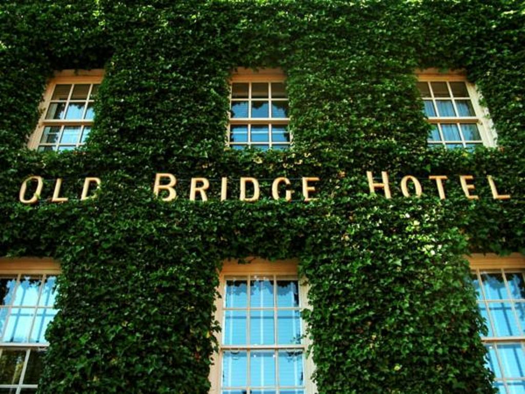 The Old Bridge Hotel Хънтингдън Екстериор снимка